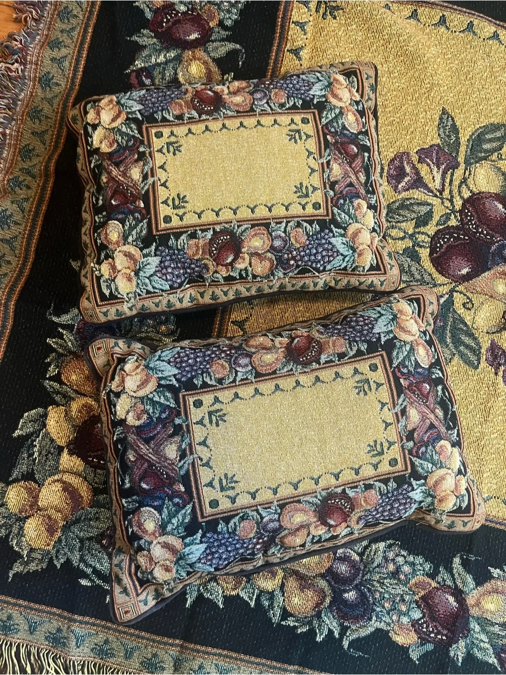 Old World Italy Tapestry Blanket 52”x71” Grapes Fruits & 2 Tapestry Pillows